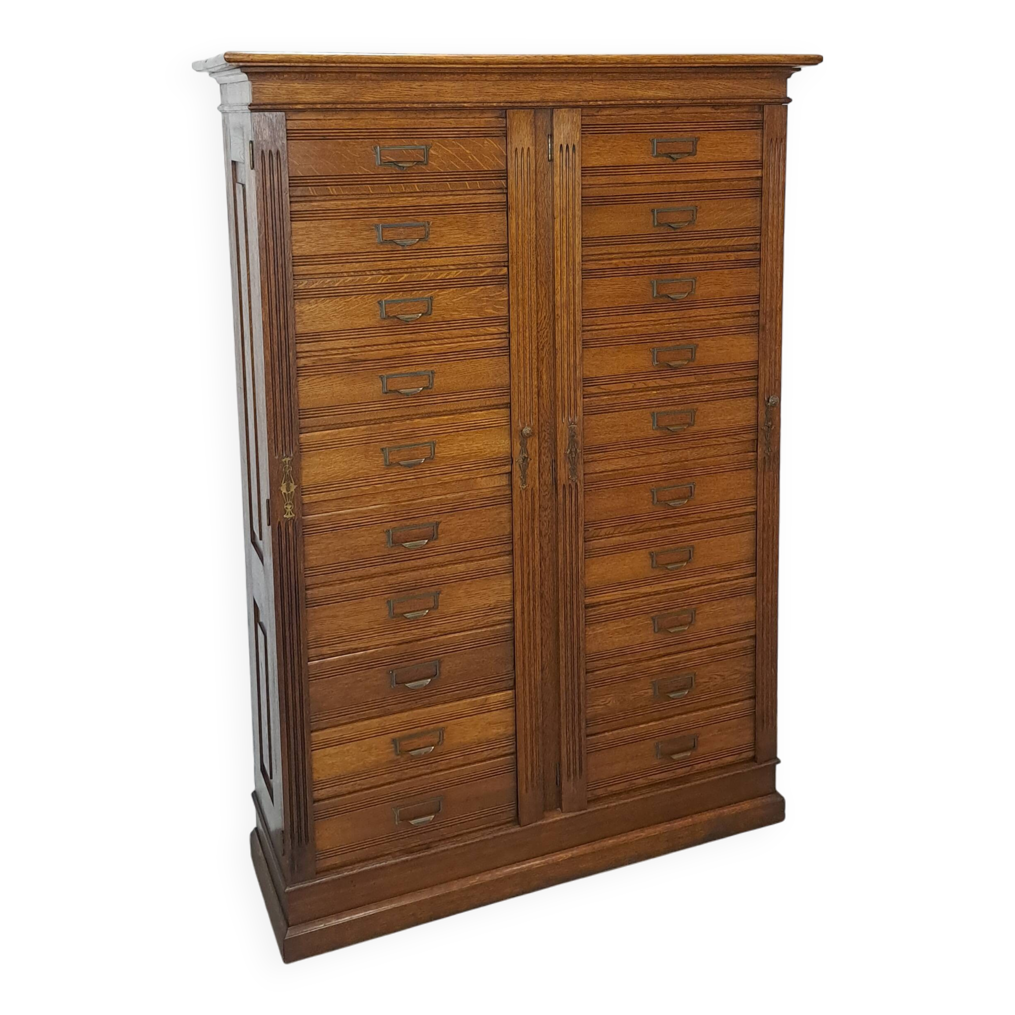 Antieke oude houten archief ladekast