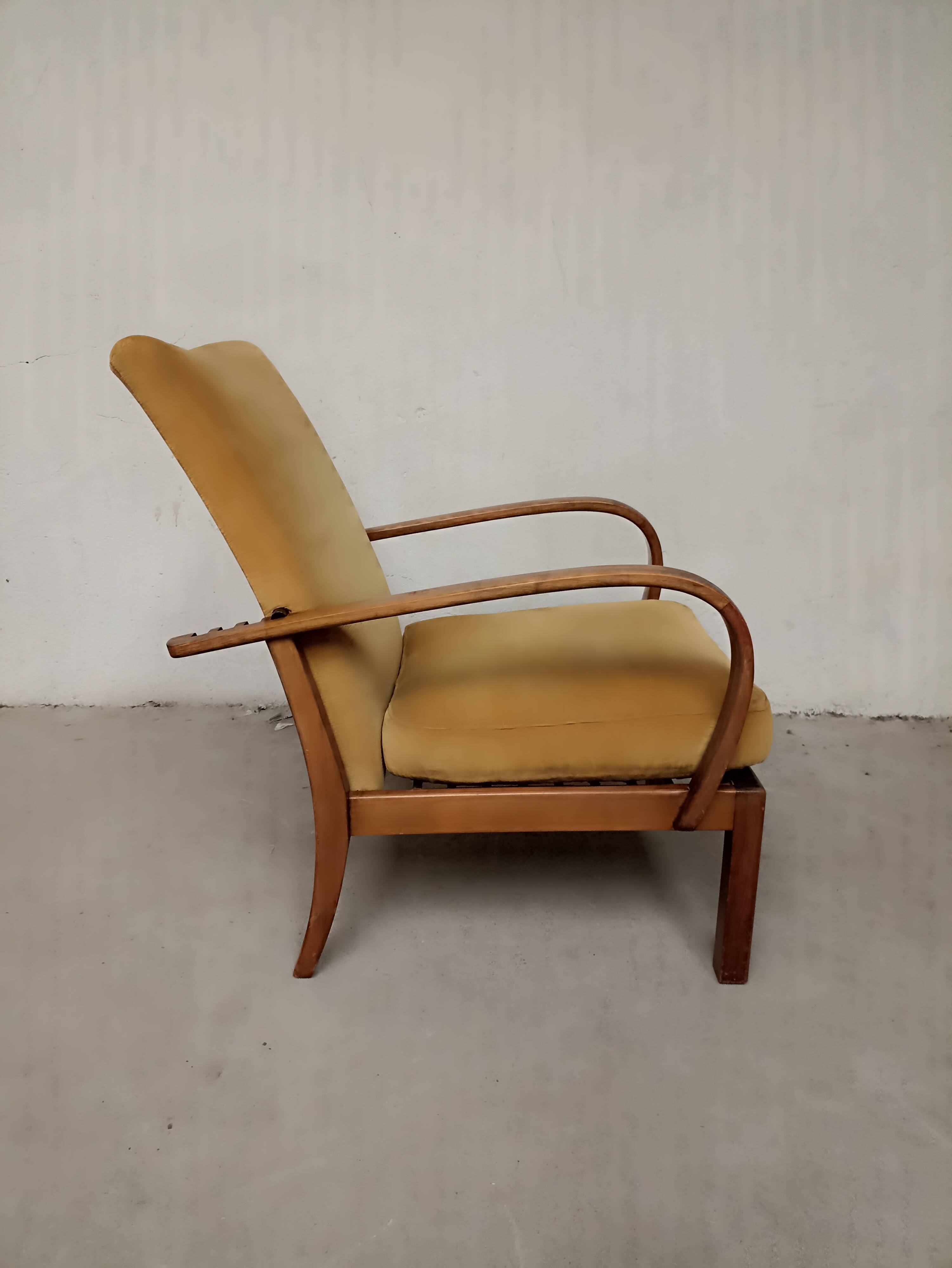 Knoll Antimott reclining armchair