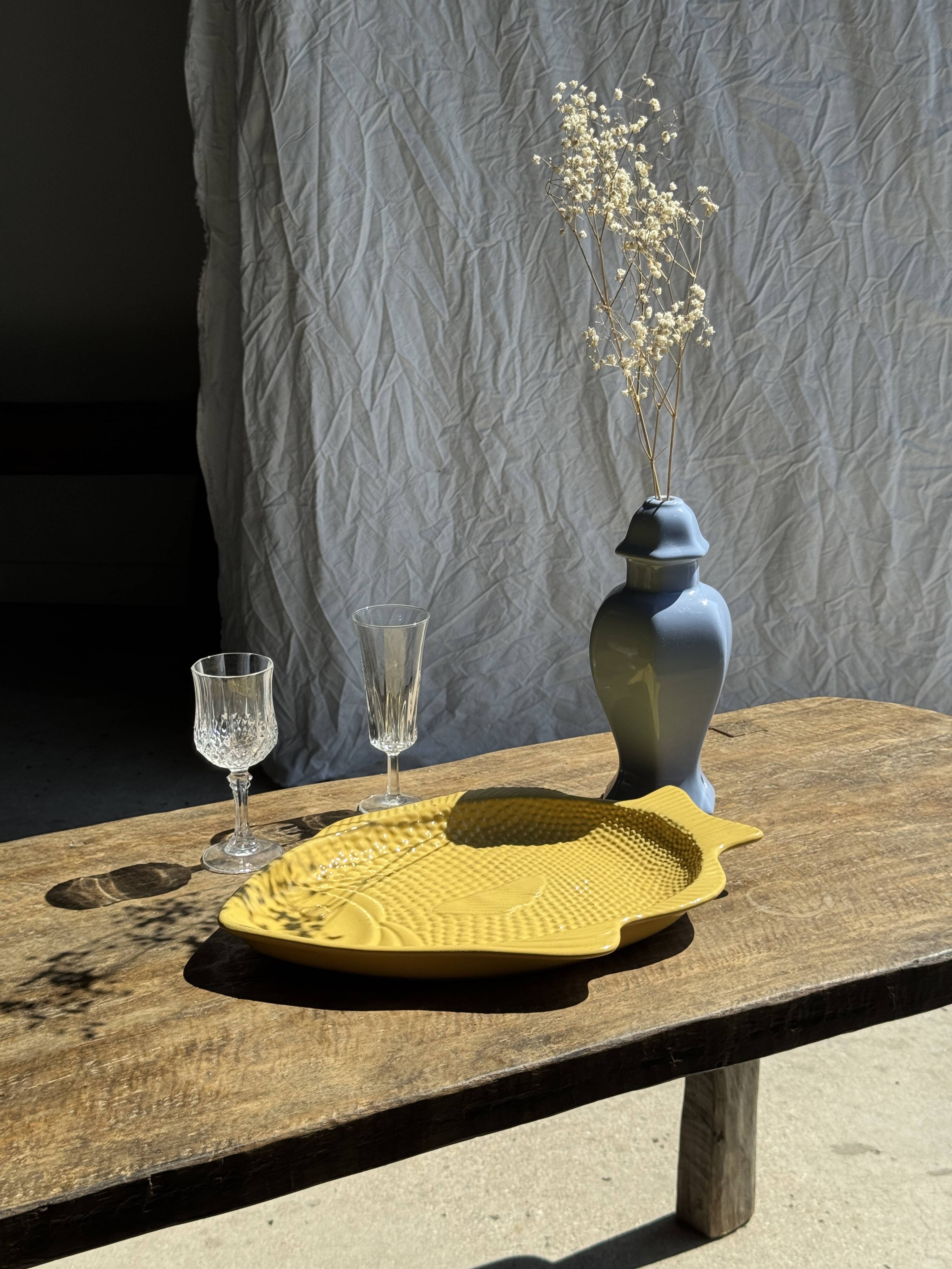 Yellow fish-shaped dish L38