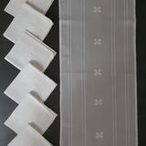 6 towels and table path