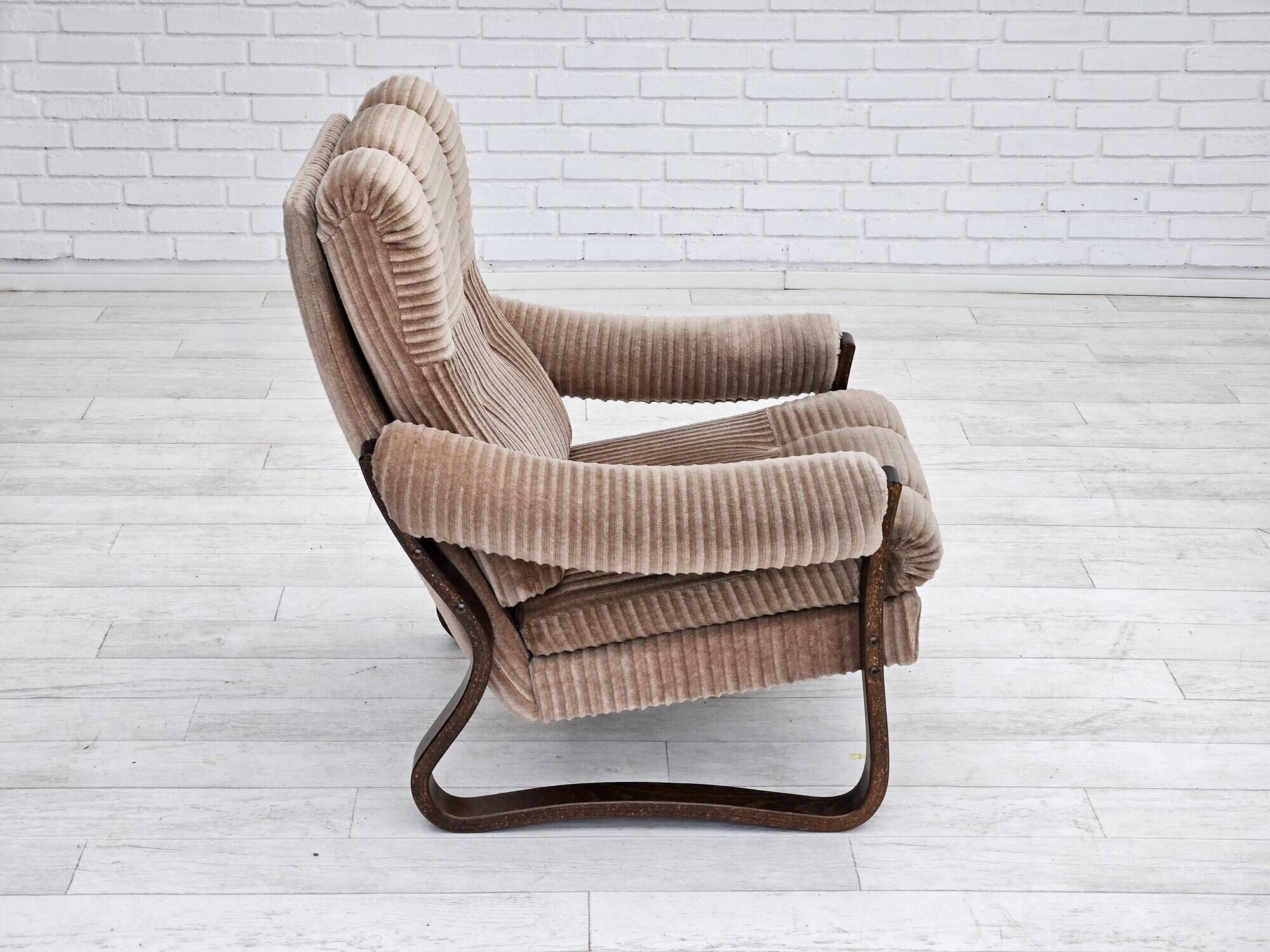 1970s, pair of Danish lounge chairs, original very good condition, corduroy.