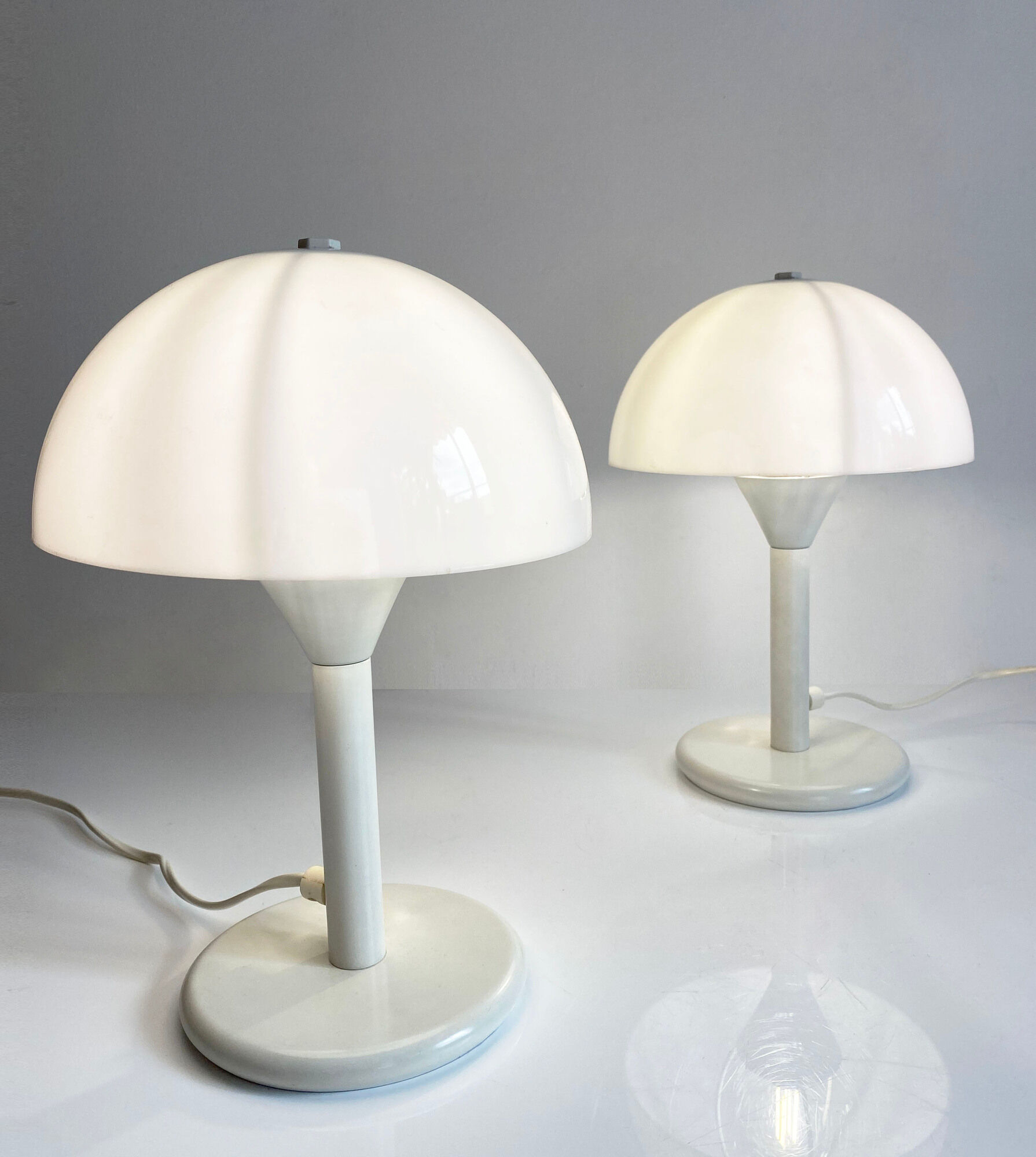Pair of space age mushroom lamps, France, 70s