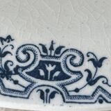 Ancien plat en porcelaine opaque de Gien modèle Montmorency