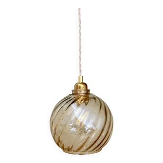 Suspension globe vintage en verre ambré