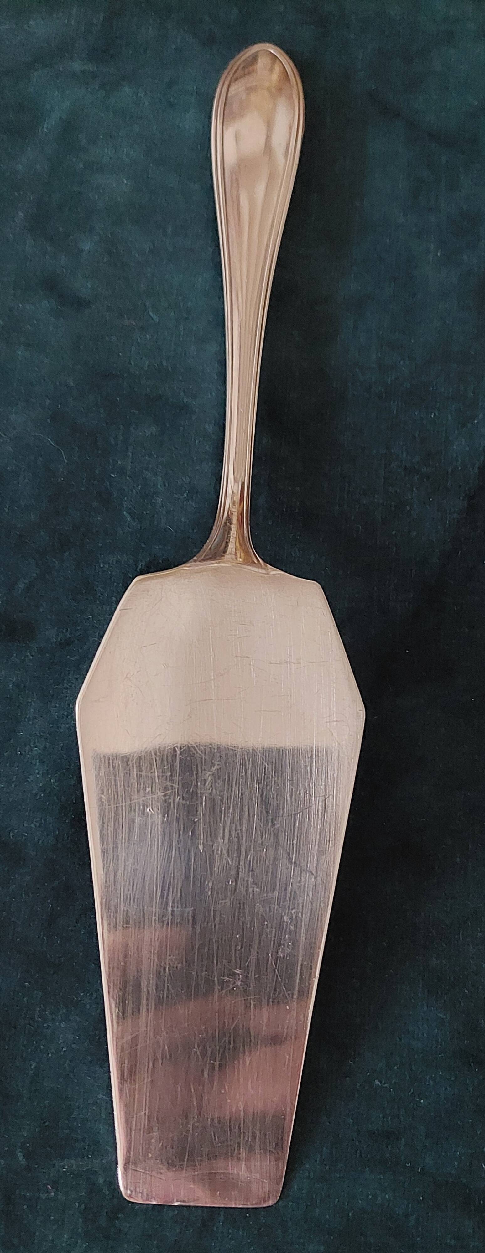 Silver-plated metal pie server, 3g, hallmark to be determined