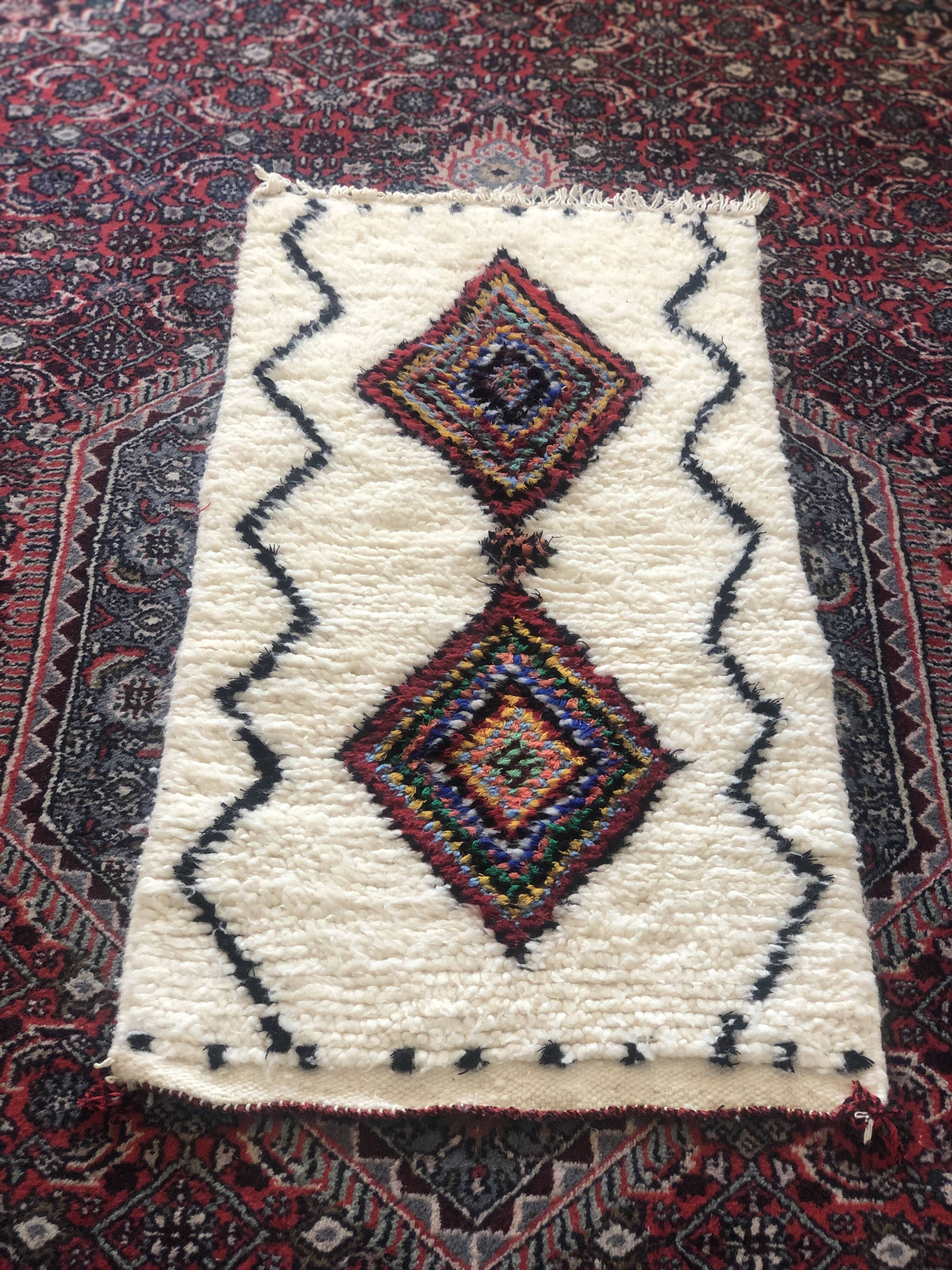 Tapis berbere marocain azilal 108x52 cm