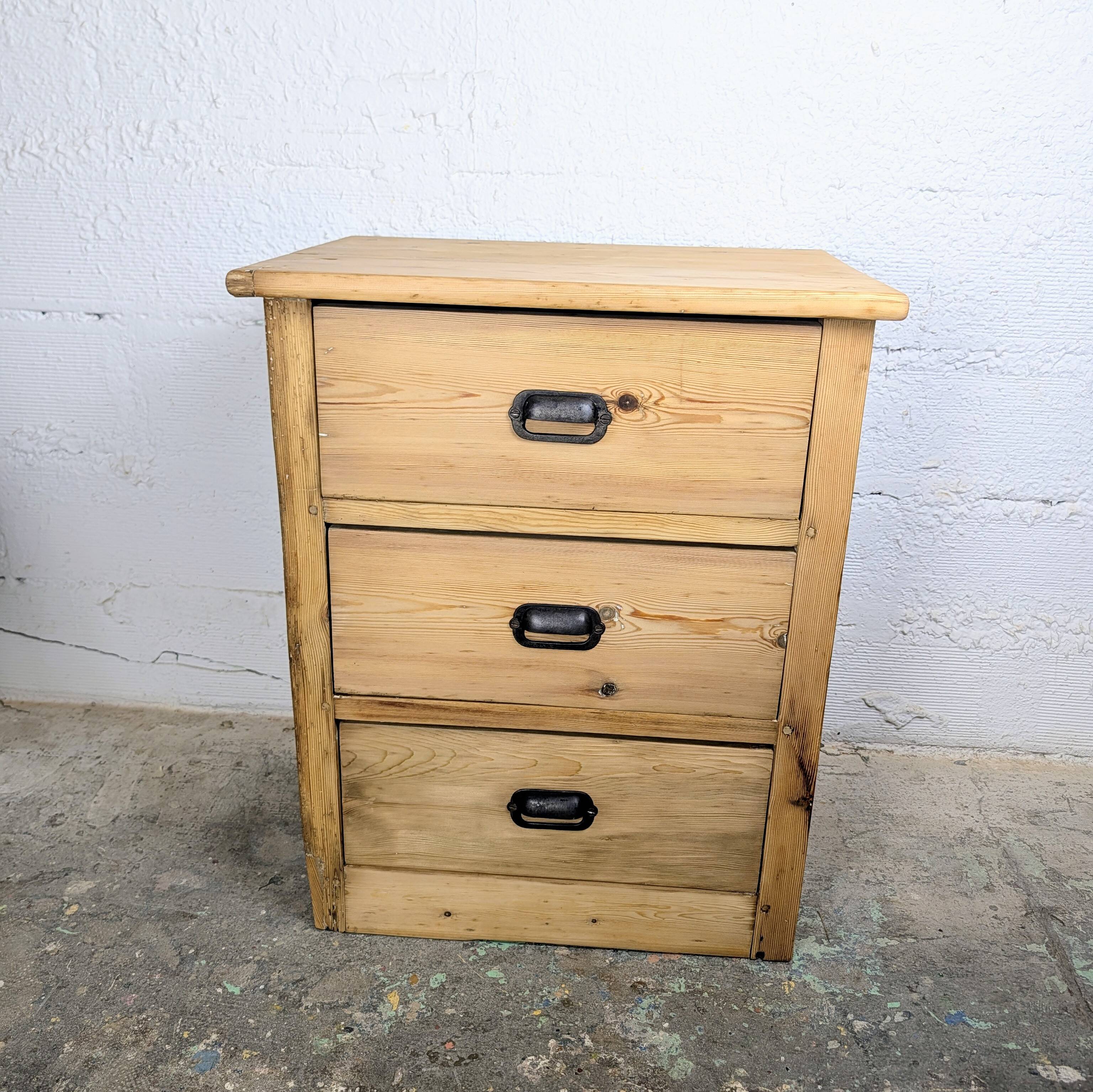 Small workshop cabinet with 3 pine drawers.
