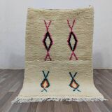 White Berber rug with decoration, 250cm x 150cm