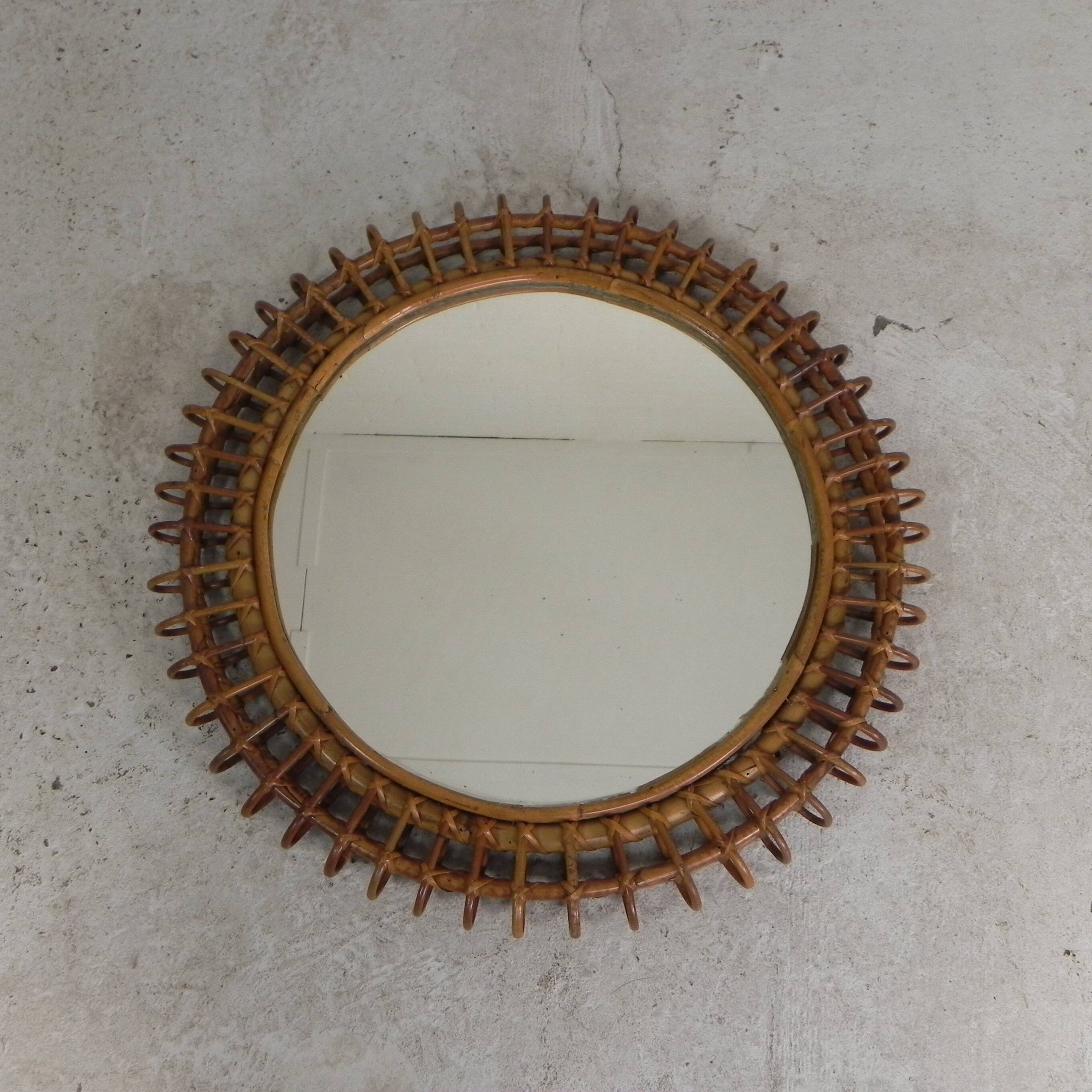 Round vintage mirror with bamboo edge