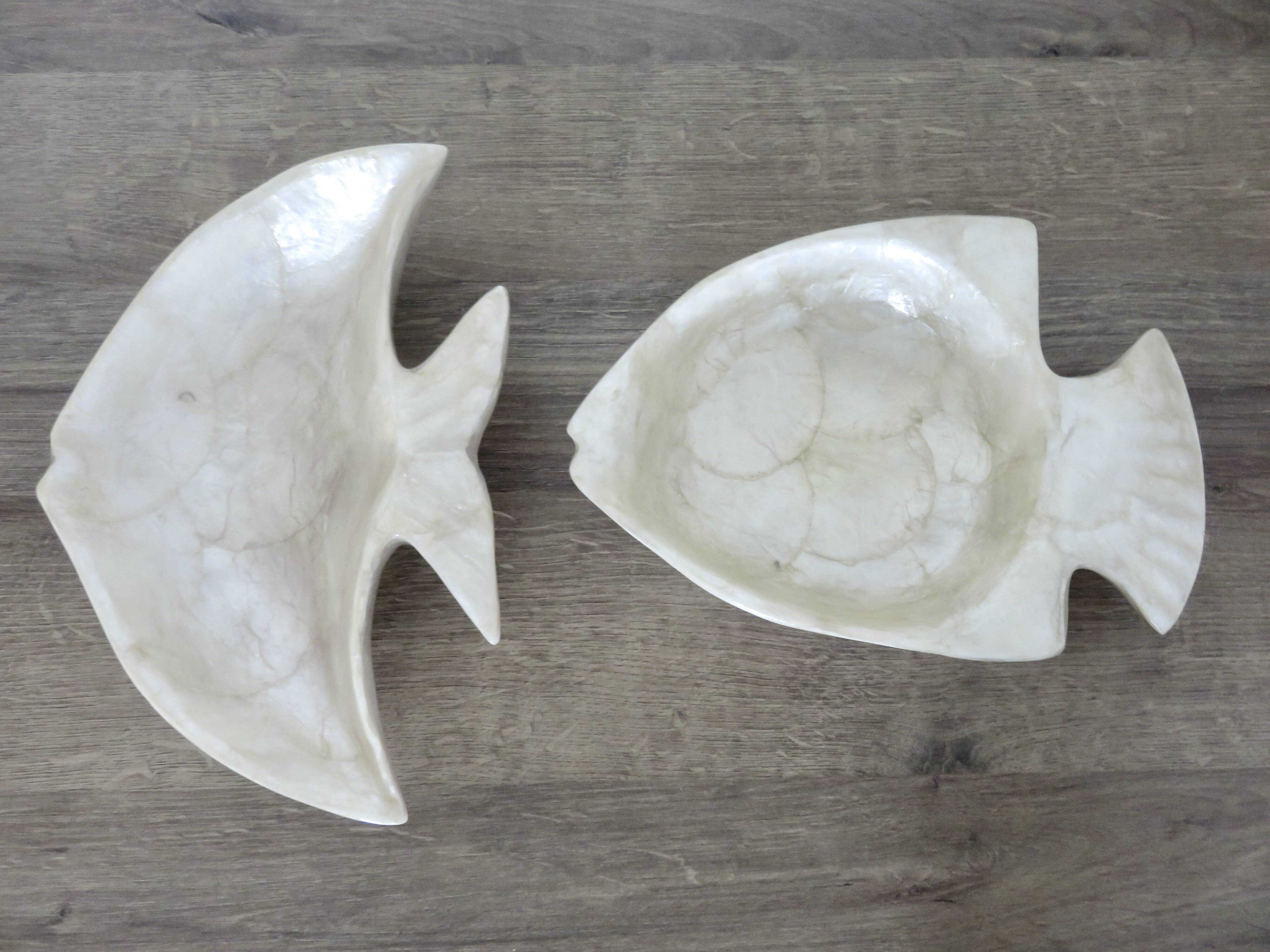 Empty fish pocket in white mother-of-pearl 1980