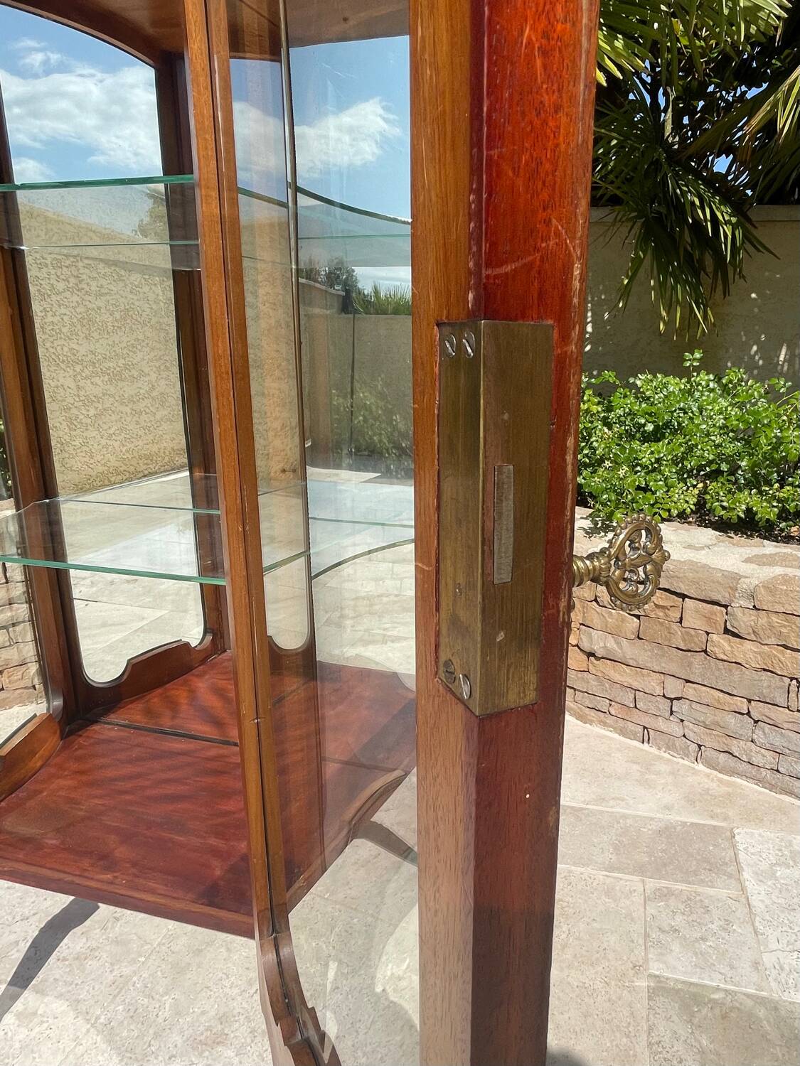 Vitrine en Marqueterie Style Louis XV