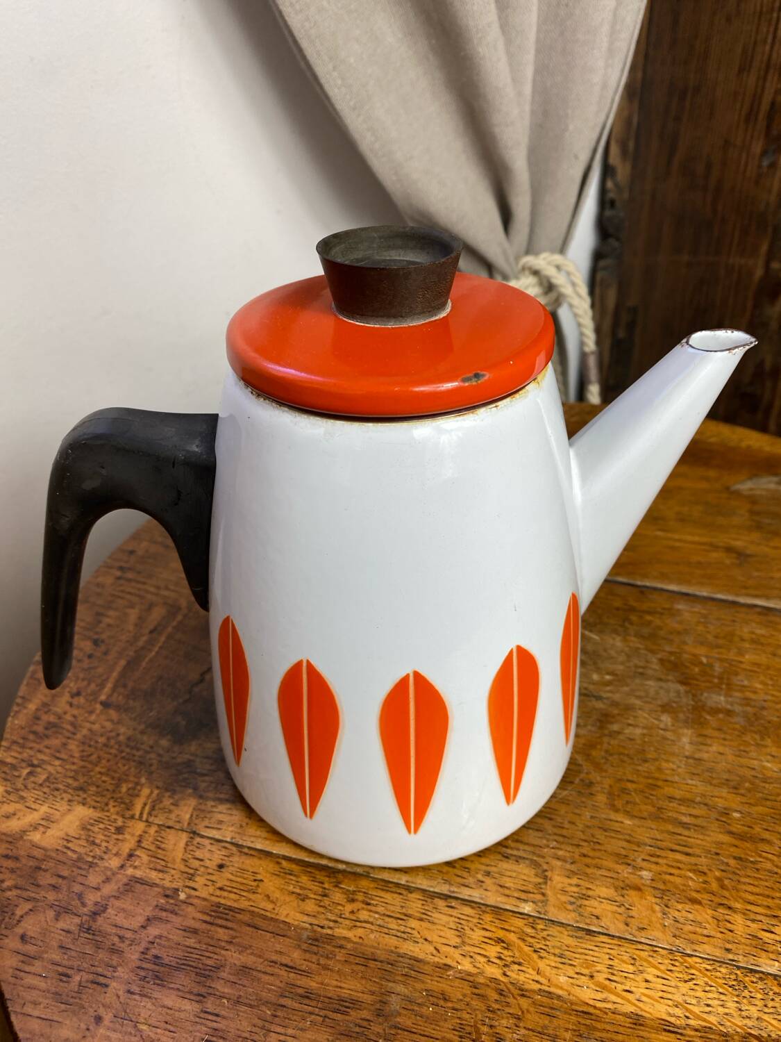 Scandinavian teapot Lotus Cathrineholm