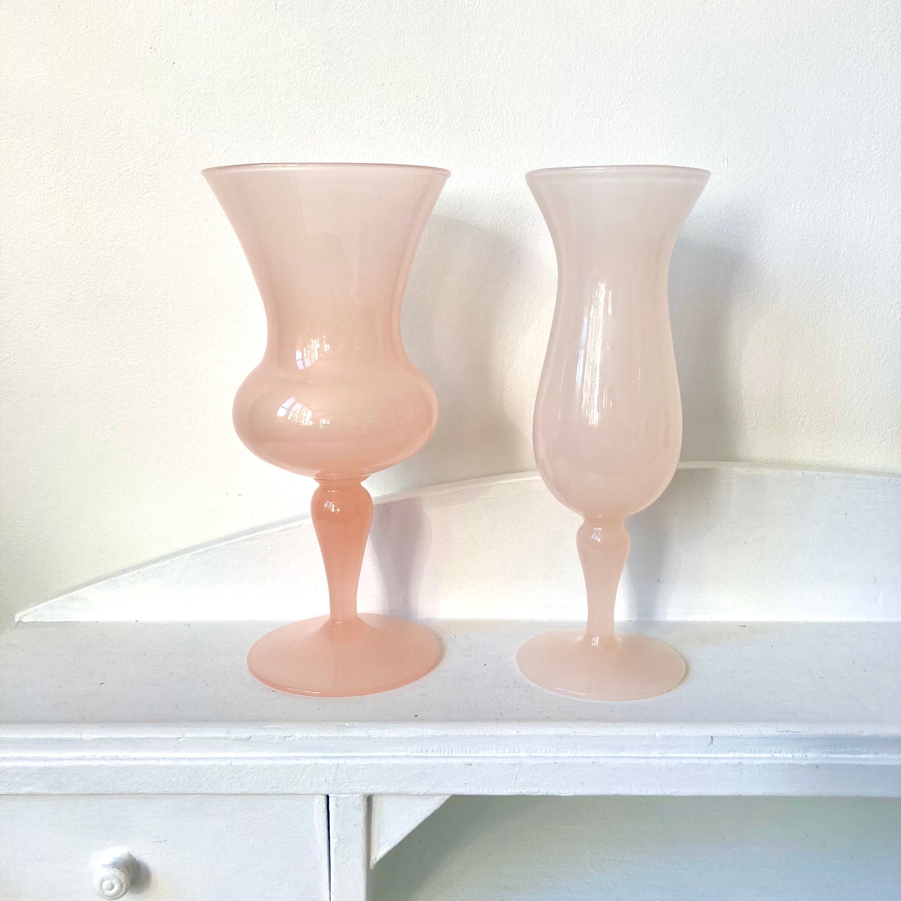 Opline vases