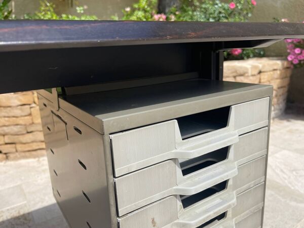 Bureau Olivetti modèle Arco