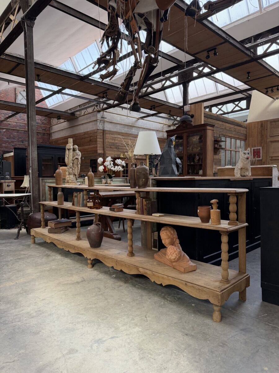 Immense florist's shelf from the 19th century.
