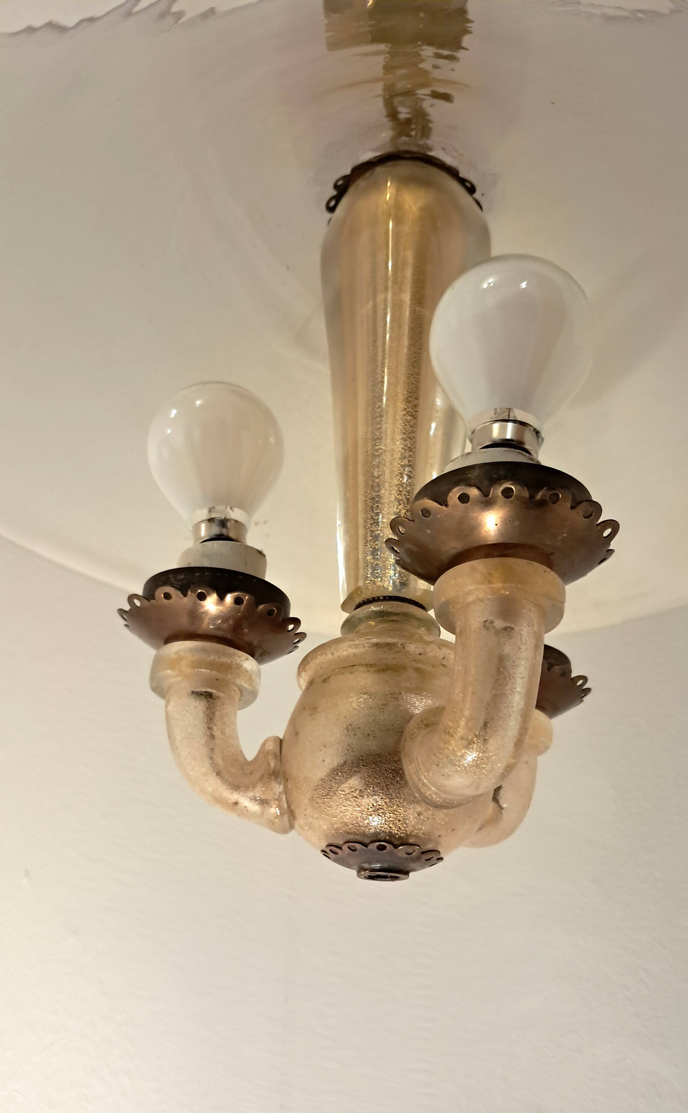 3-light chandelier in Murano glass and gilded brass, 1940.