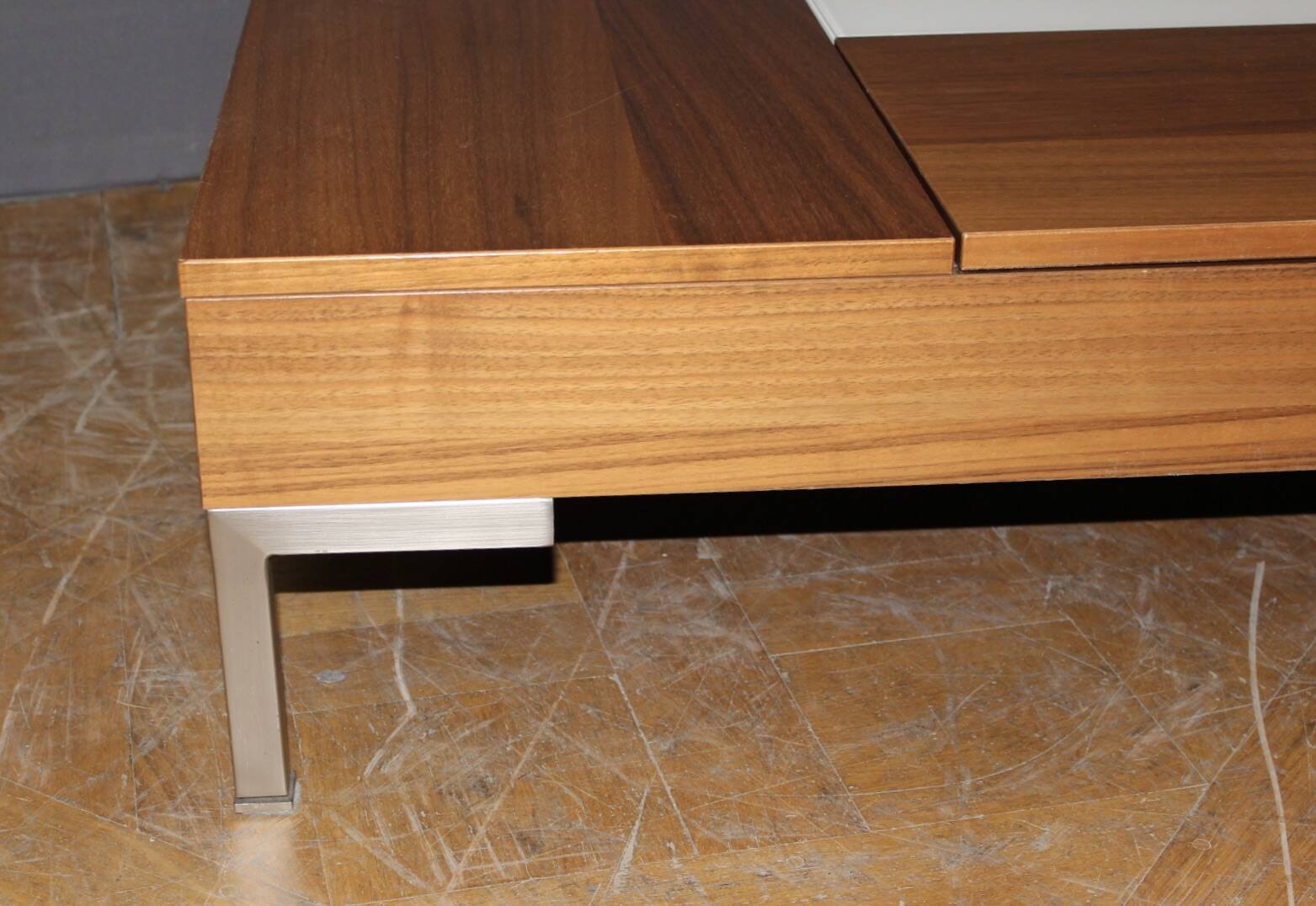 Coffee table model "Chiva" by Boconcept