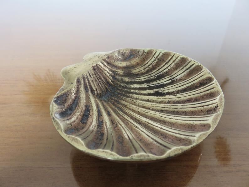 Brass "shell" ashtray made in England 60s 70s