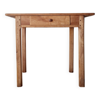 Small antique farmhouse table in wood – vintage rustic desk