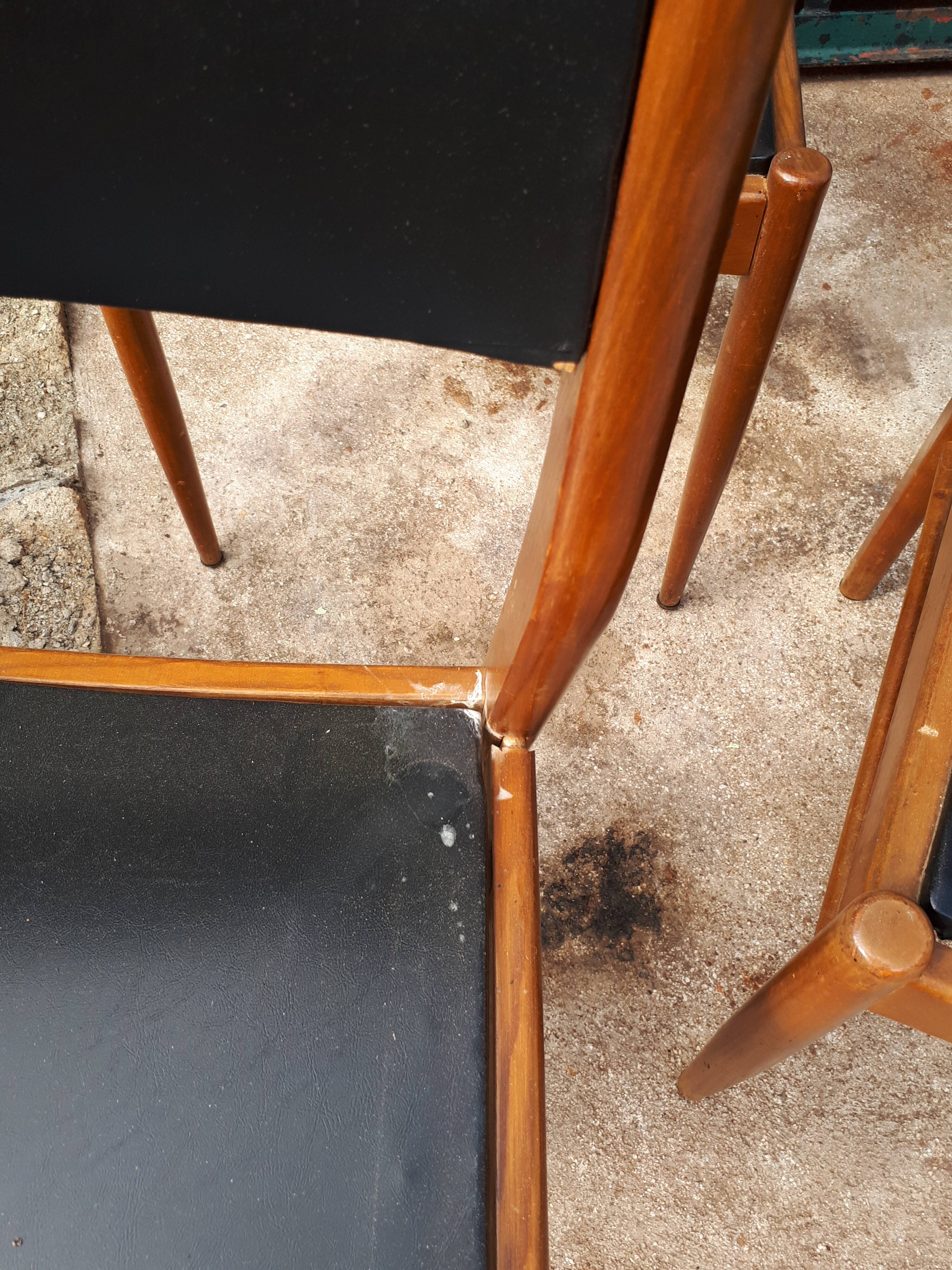 Lot of 6 Scandinavian chairs