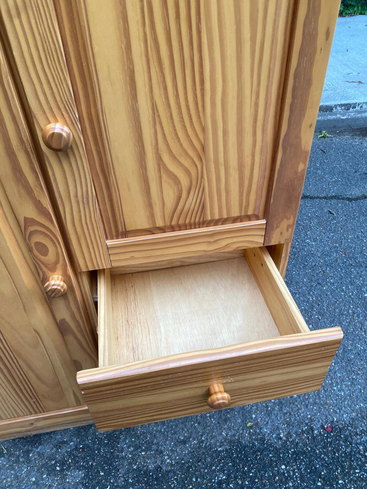 Vintage Scandinavian chest of drawers in solid pine from the 1980s.