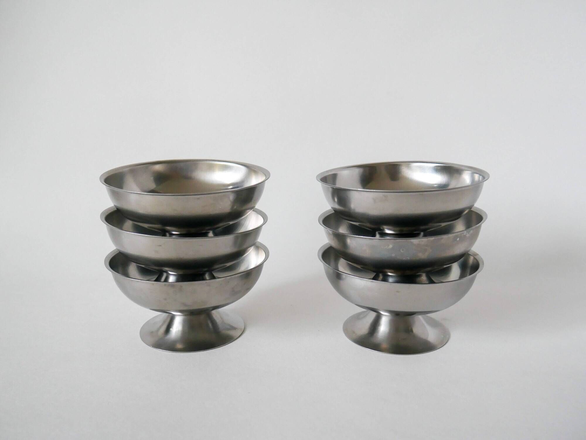 set of 6 large wide foot bowls in stainless steel 1970