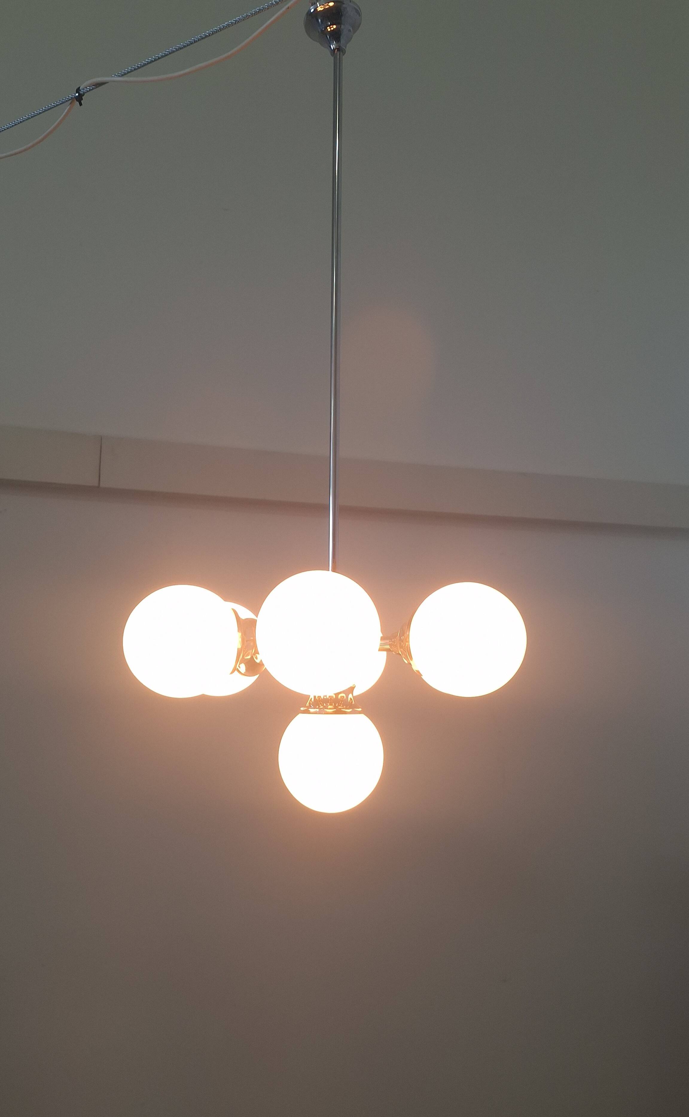 Lampe Sputnik design des années 70 du milieu du siècle