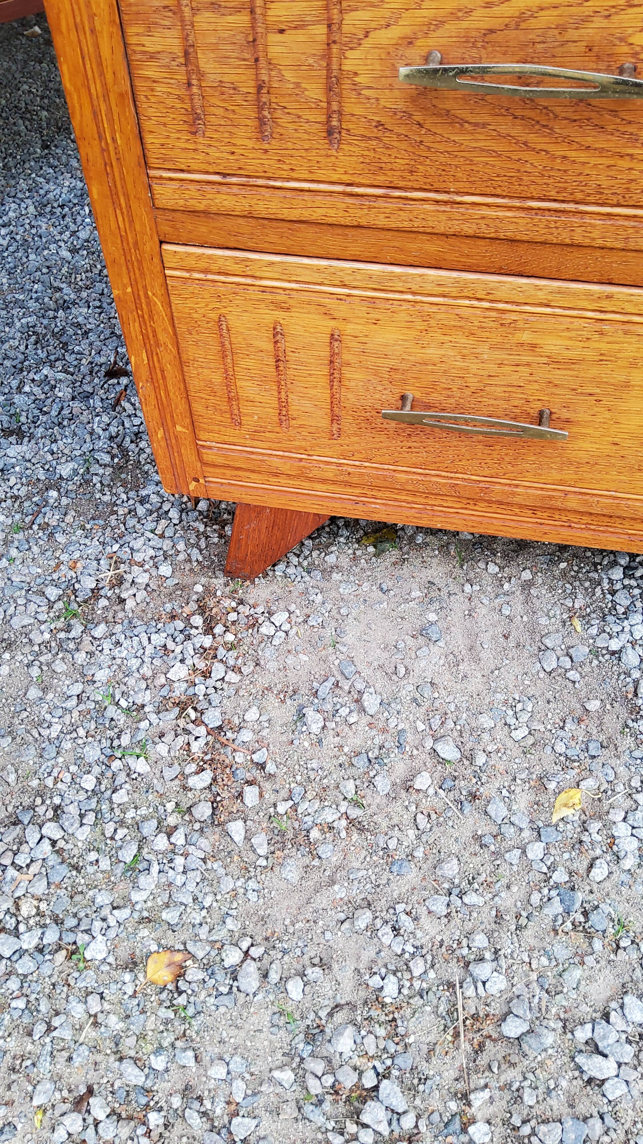 Chest of drawers of the 50s in blond oak compass feet