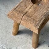Side table in blond teak openwork tray