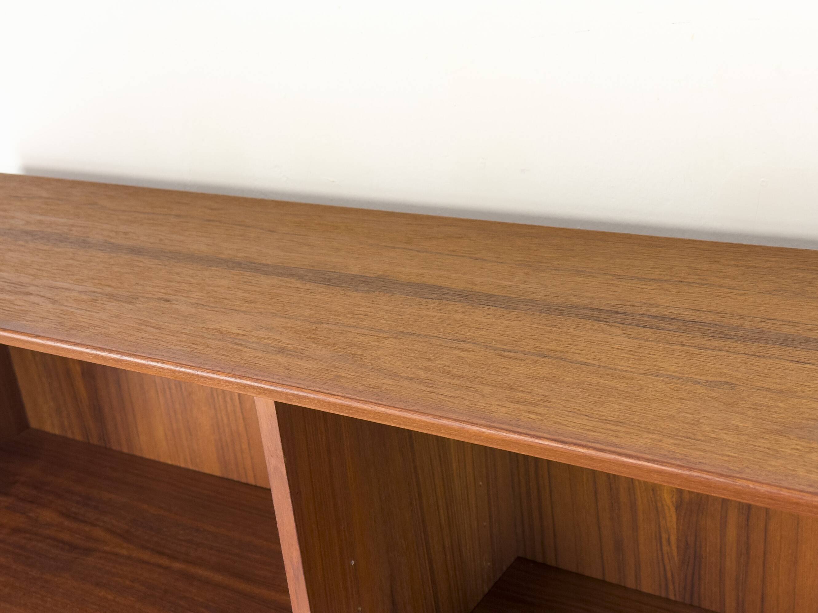 Buffet en teck avec étagère par Brouer Møbler, années 1960.