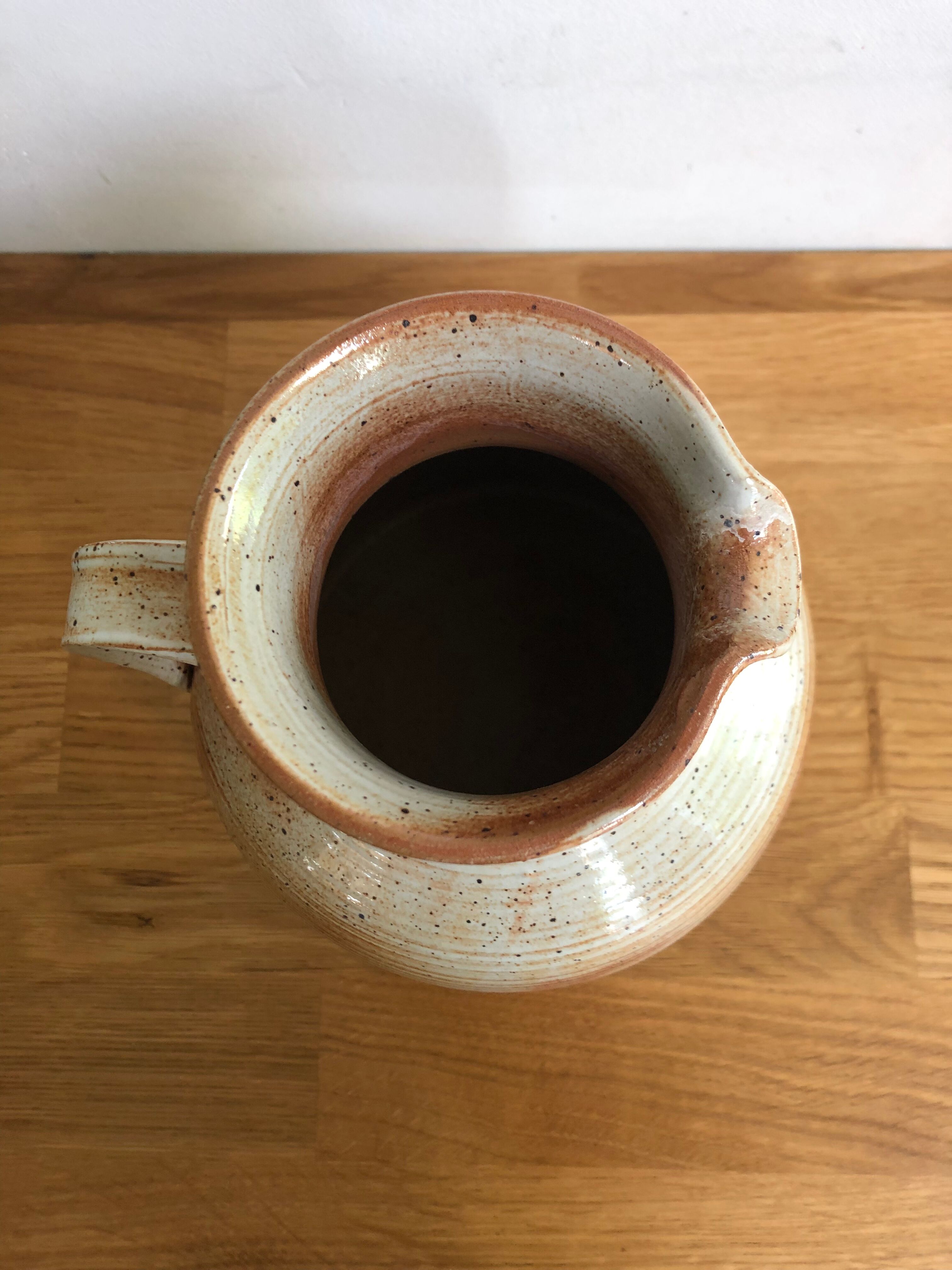Speckled enamelled sandstone pitcher from Manufacture Sandstone of the Marais