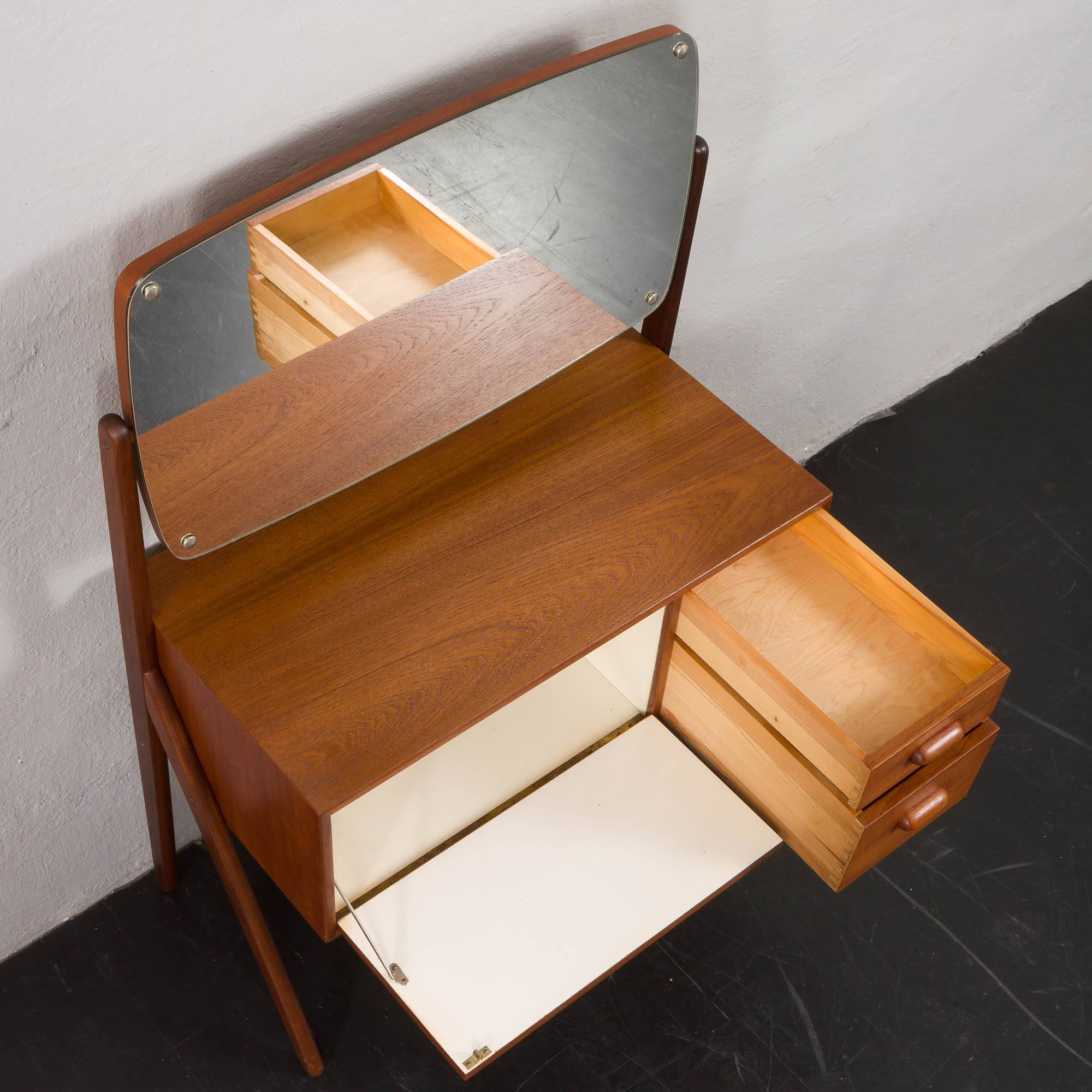 Mid-century Danish Teak Dressing Table from Ølholm Møbelfabrik,1960s