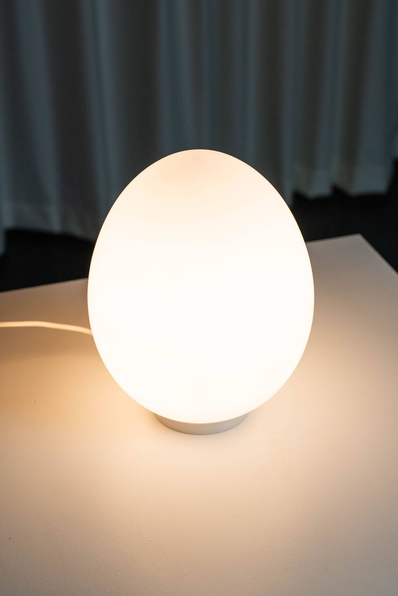 Vianne egg lamp Domec white glass edition, 1970