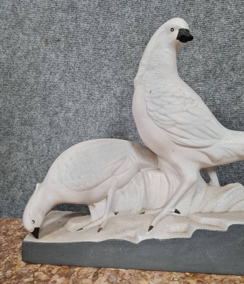 Pair of golden pheasants in crisp porcelain, Art Deco period