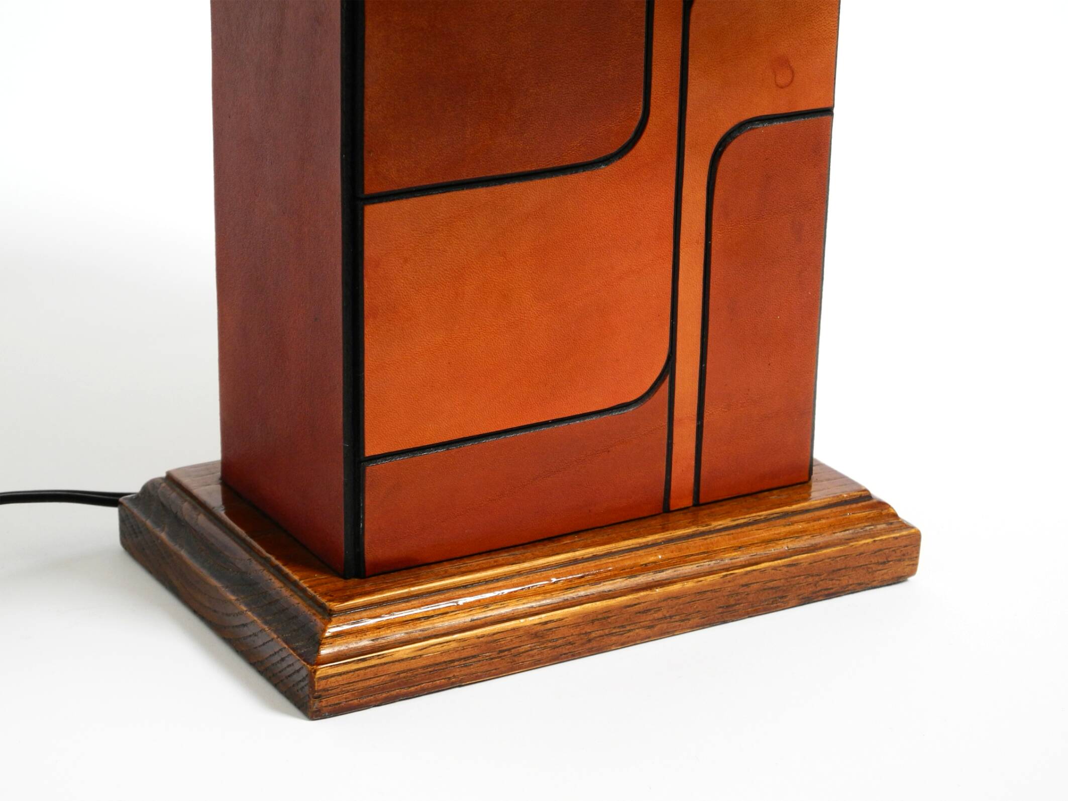 Italian 60s table lamp made of wood and leather with paper straw lampshade