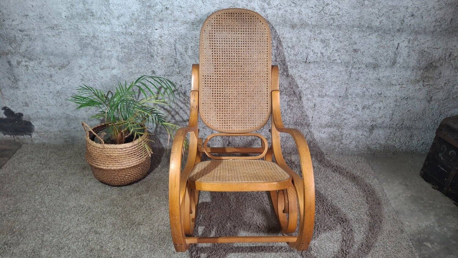 Rocking-chair style Thonet hêtre courbé & cannage – années 60