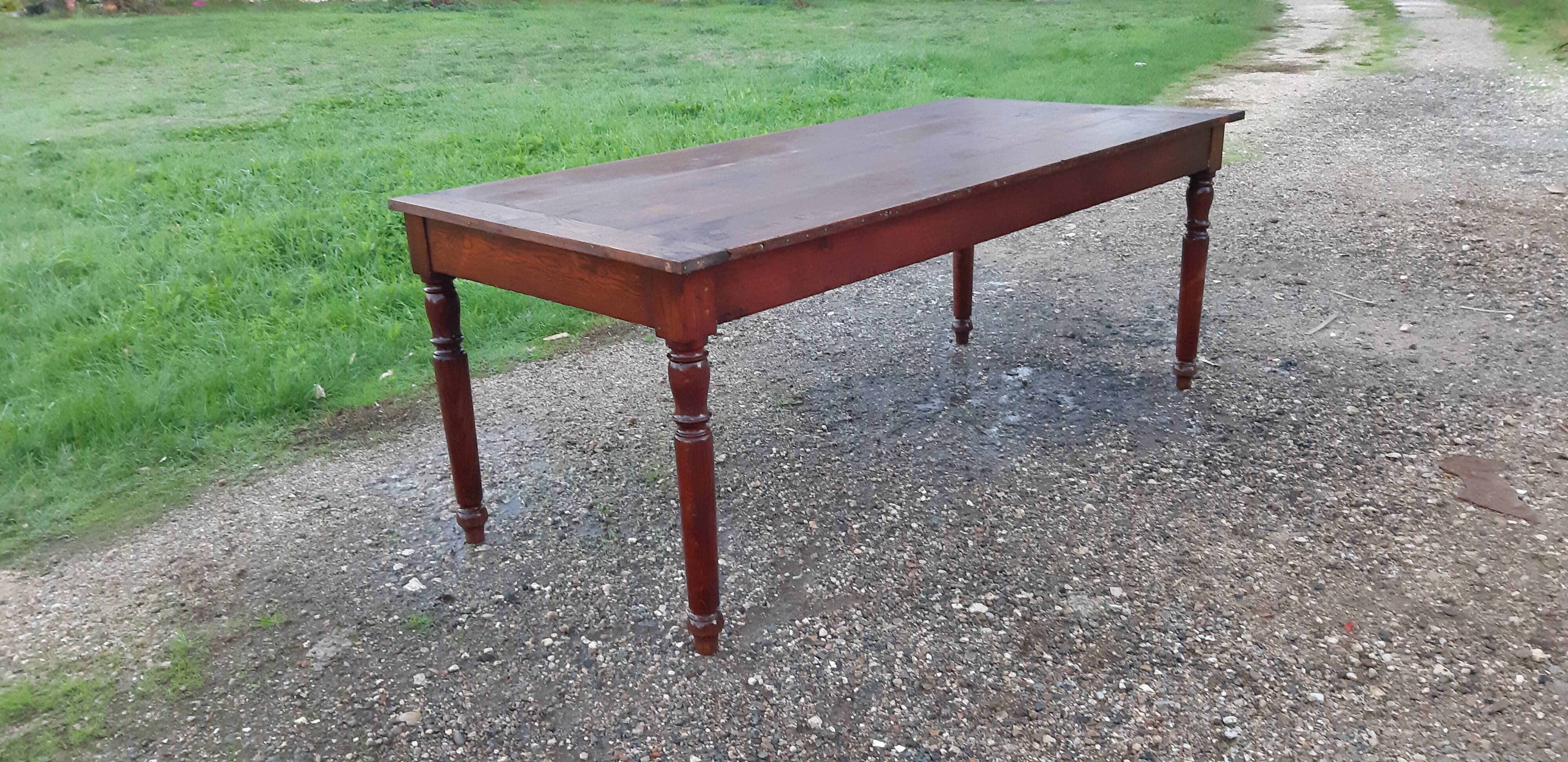Country farm table in oak