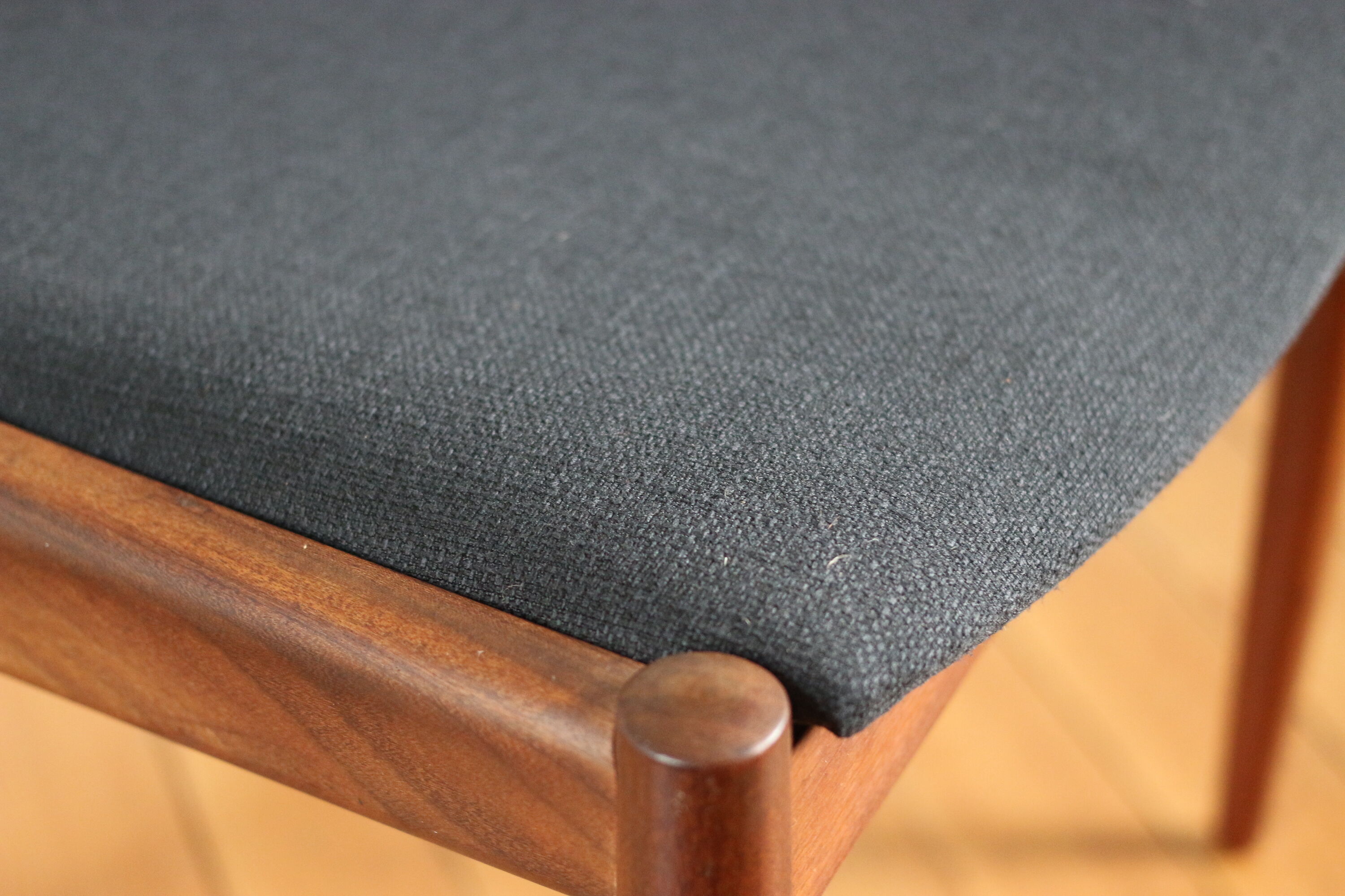 Serie de 5 chaises scandinaves teck 1960