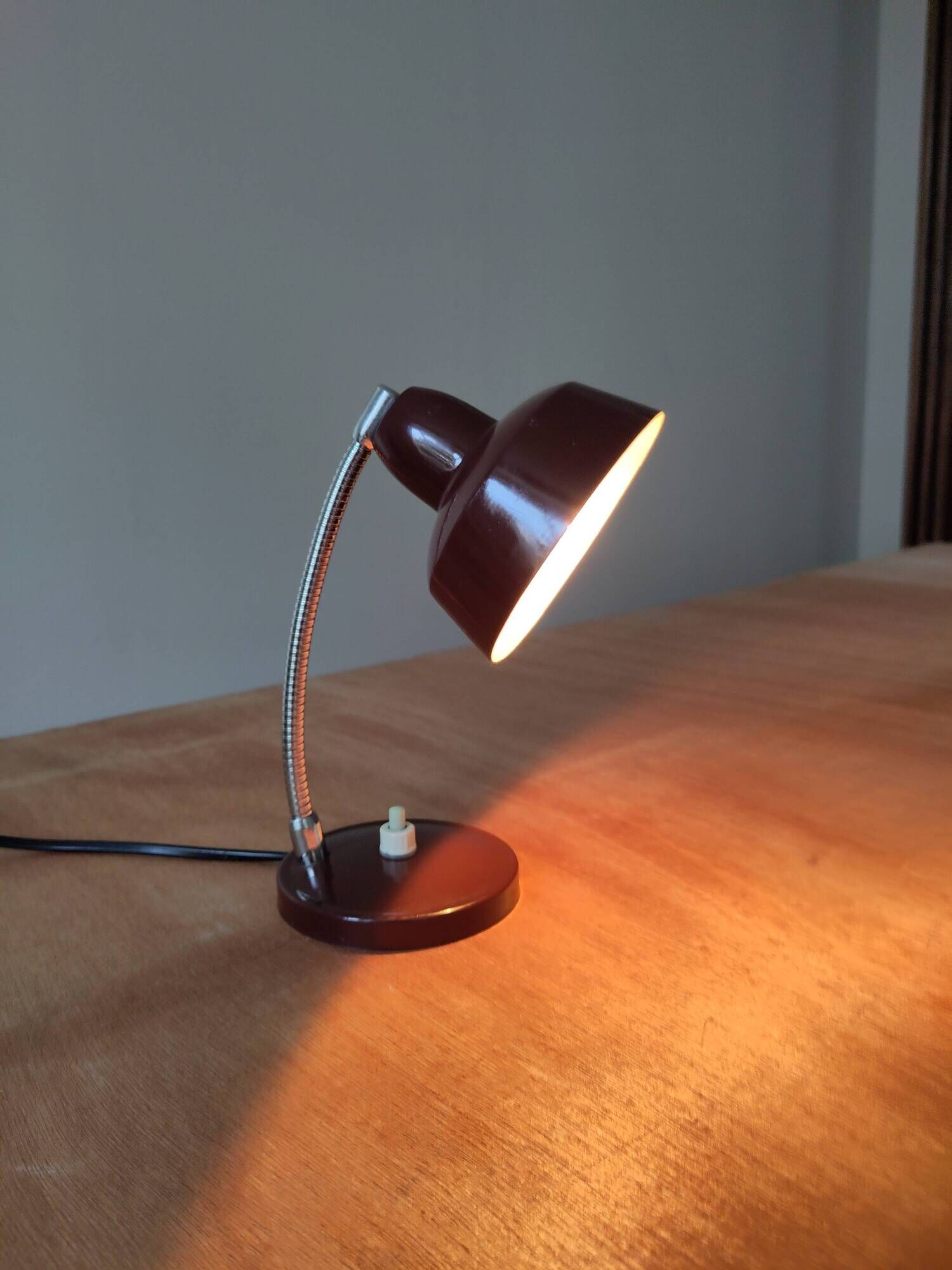 Vintage desk lamp from the 60s/70s – chocolate brown – flexible chrome neck