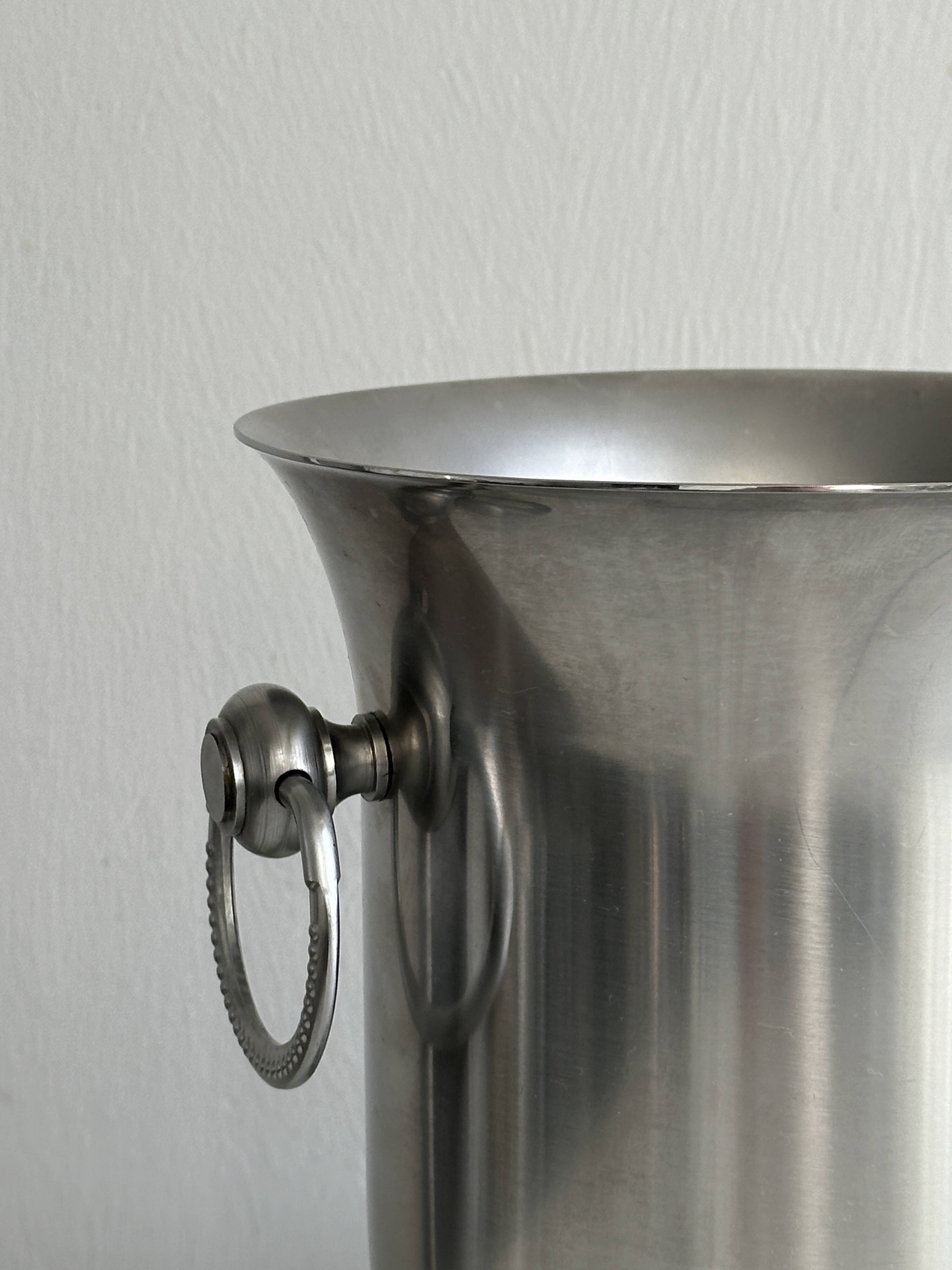Metal champagne bucket