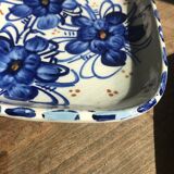Set of 2 ceramic plates with flower patterns
