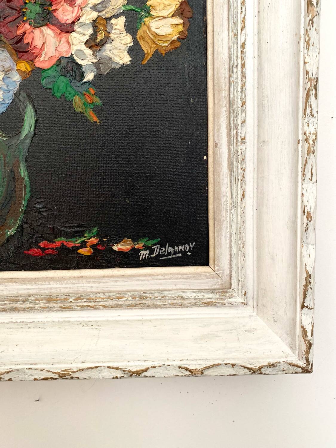 Old oil on canvas depicting a bouquet of flowers