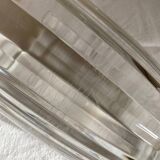 Vase strié en verre moulé