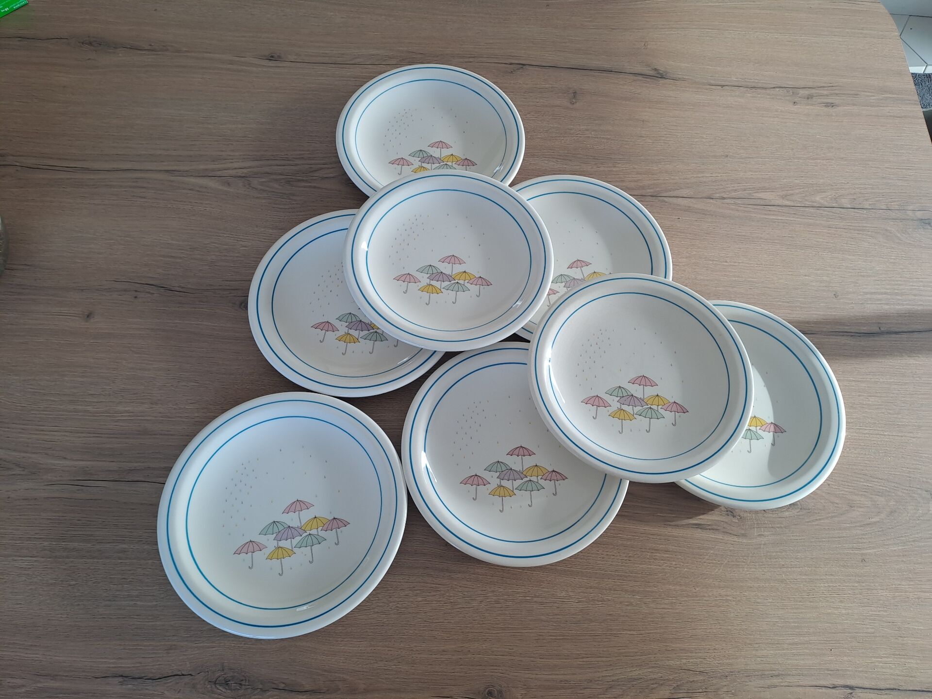 8 vintage Italian handmade plates
