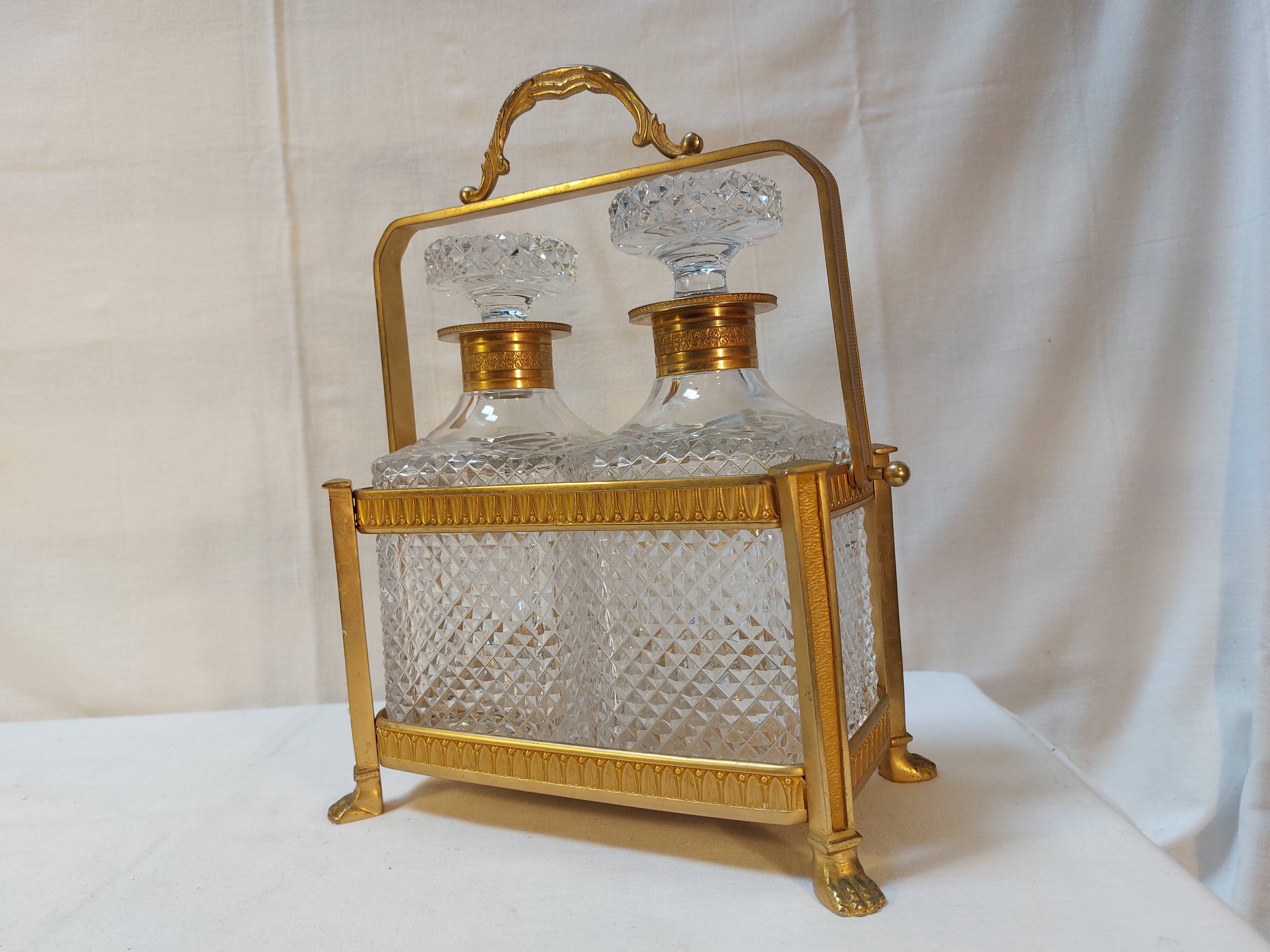 Whiskey cellar called "Tantalus" - Servant of 2 cut crystal carafes