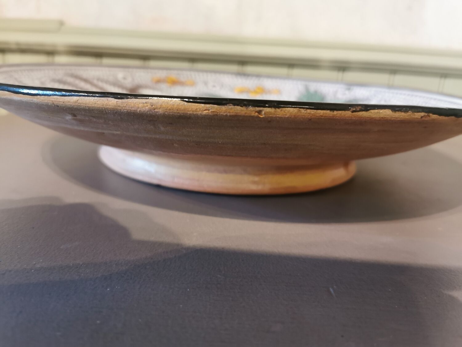 Vintage round dish fish décor