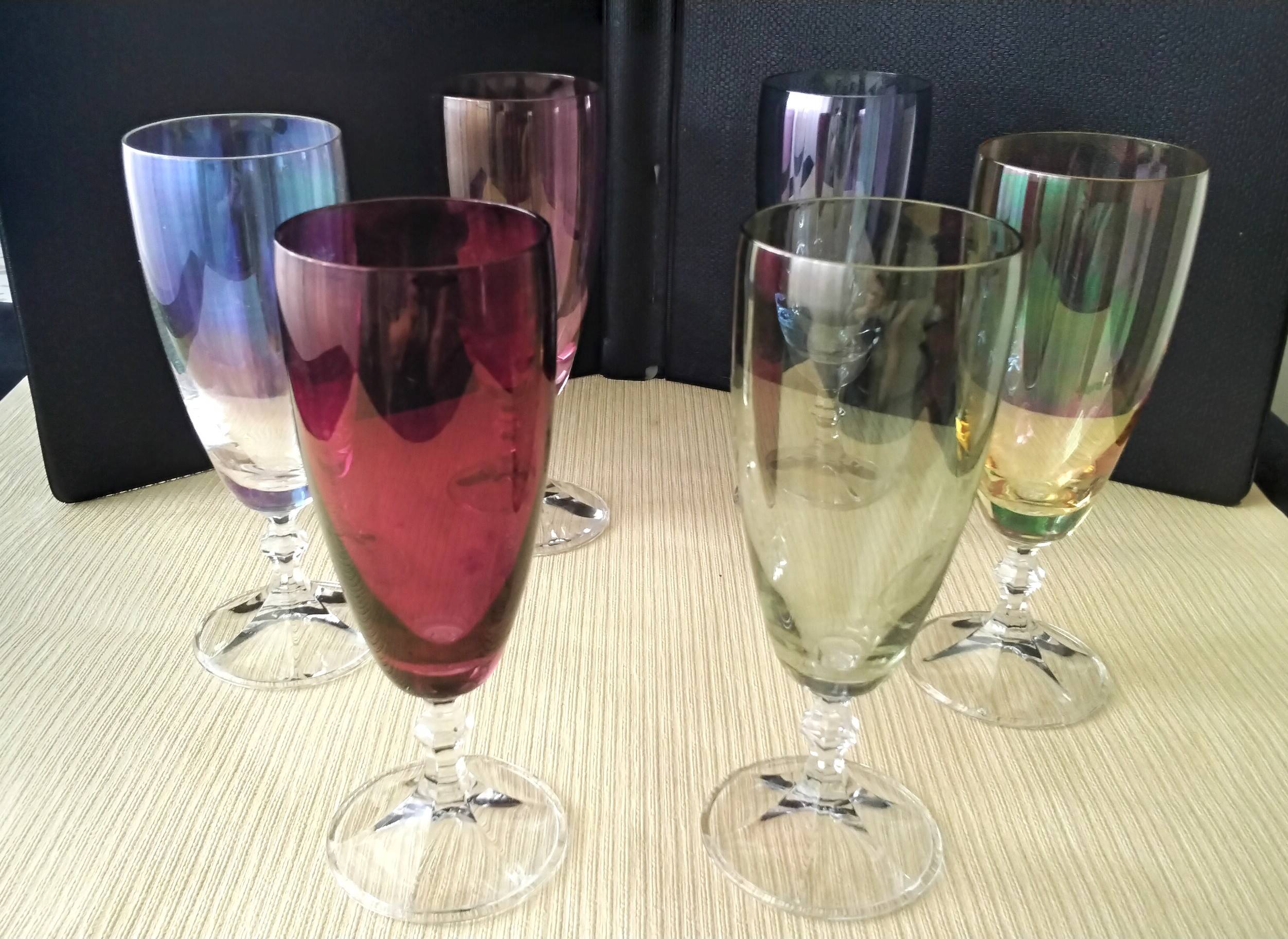 6 glass champagne flutes in different colours