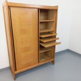 Armoire dressing vintage Guillerme et Chambron en chêne massif années 60