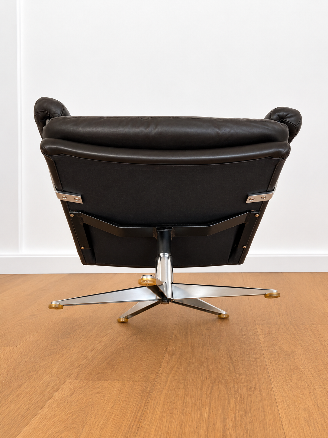 Vintage Danish mid-century Werner Langenfeld leather lounge chair 1970s