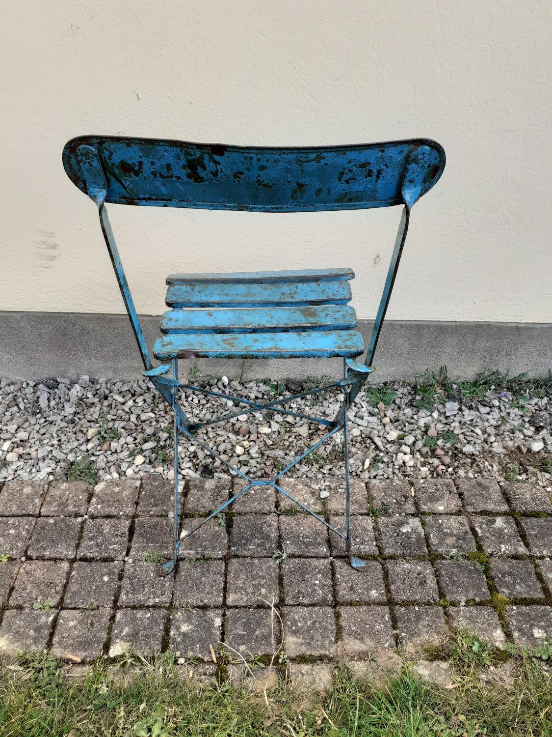 Folding brasserie chair